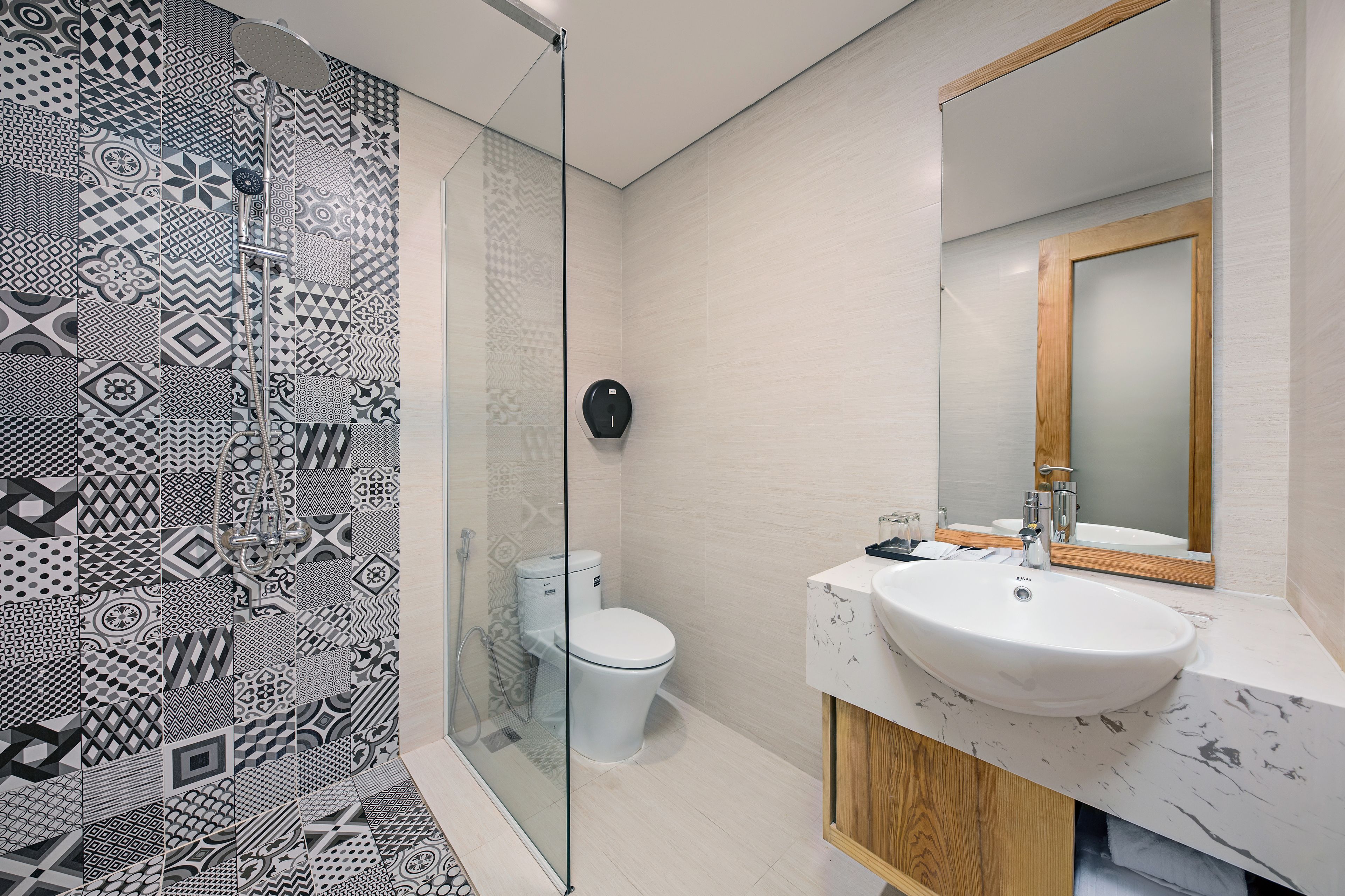 shower, rainfall showerhead, eco-friendly toiletries, slippers