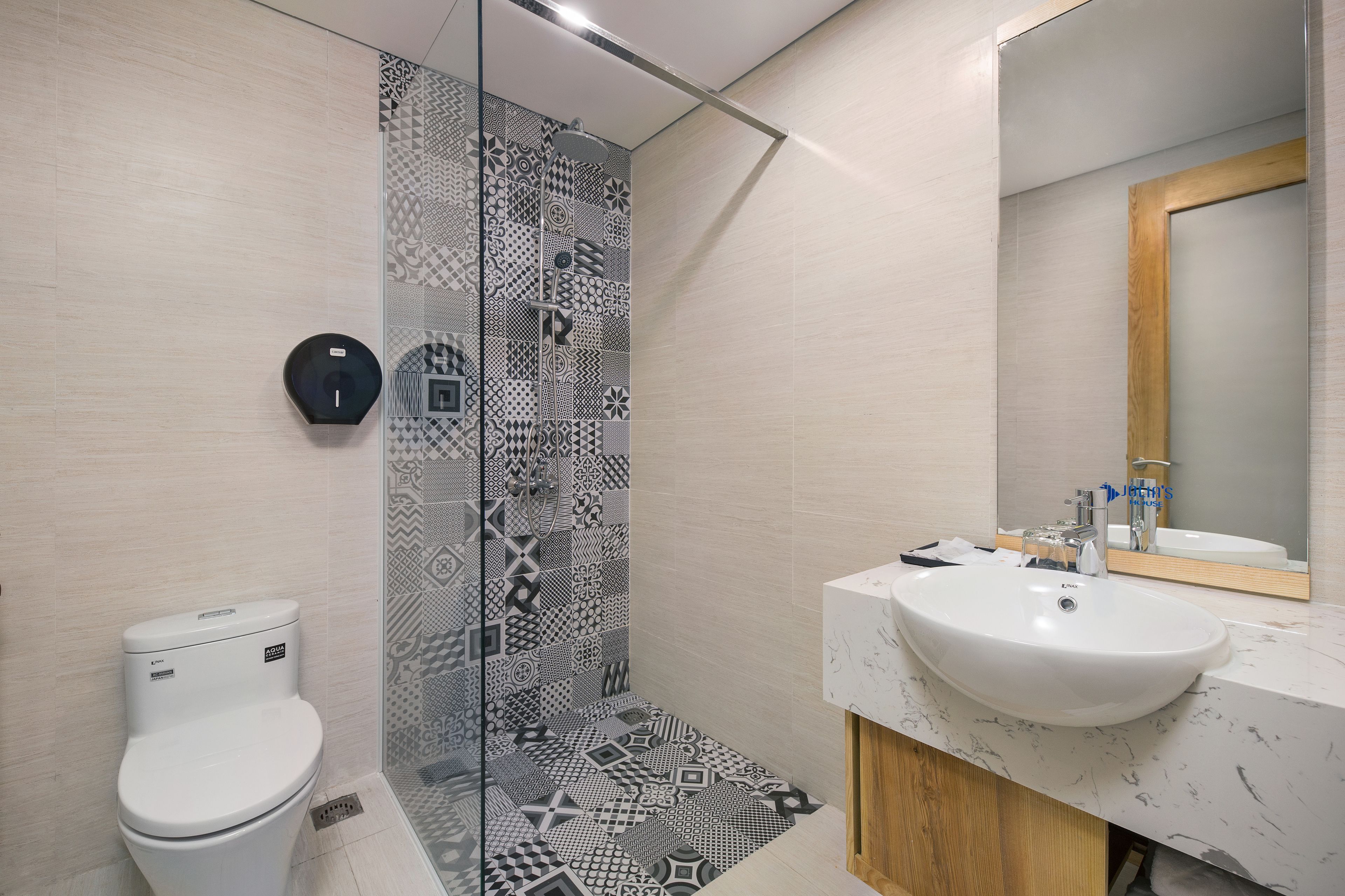 shower, rainfall showerhead, eco-friendly toiletries, slippers