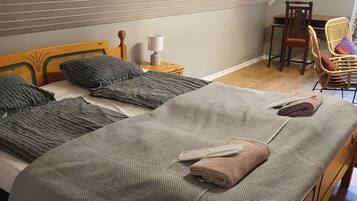 Basic Double Room, Shared Bathroom, Lake View (Grodan) | 1 bedroom, iron/ironing board, free WiFi, bed sheets
