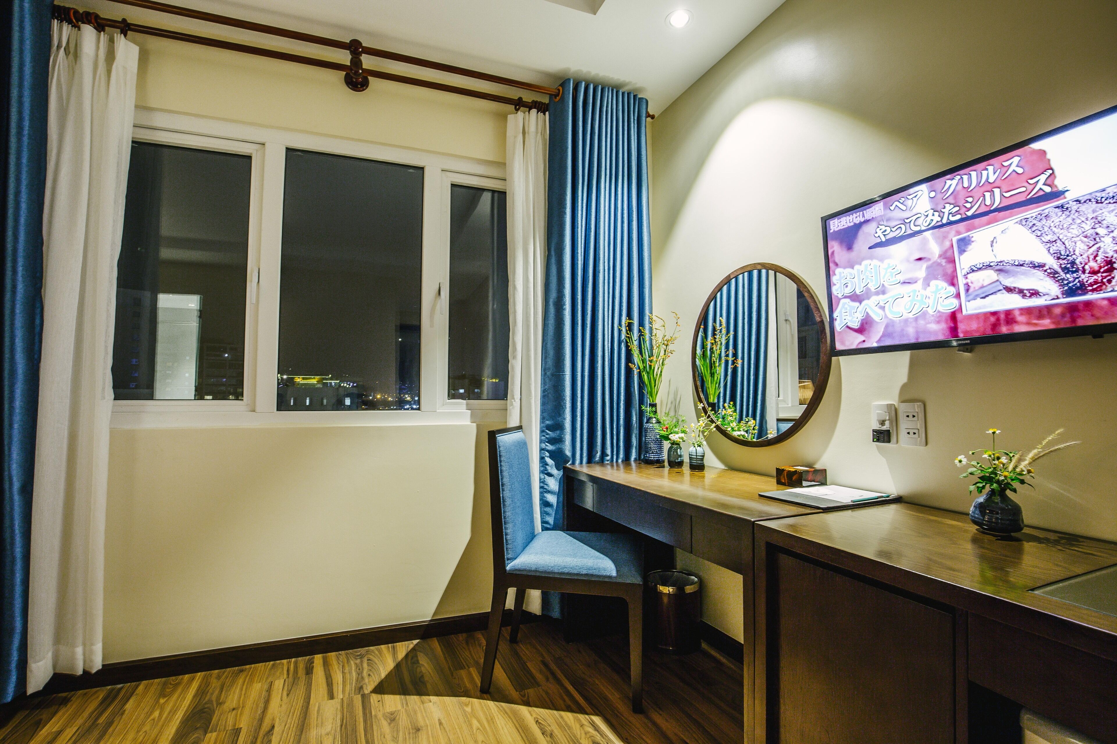 suite | 1 bedroom, minibar, in-room safe, desk