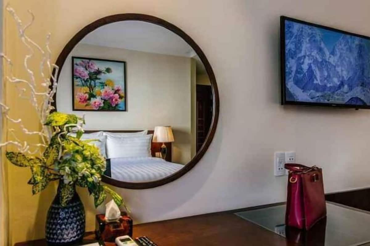 1 bedroom, minibar, in-room safe, desk