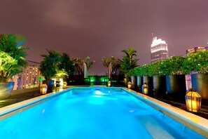 Outdoor pool - Roseland Sweet Hotel (Ho Chi Minh City)