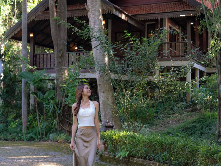 Free WiFi, bed sheets, wheelchair access