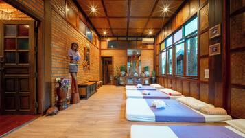 Salas para tratamentos a dois, massagens tailandesas