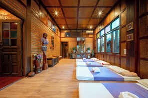 Espace de soins pour les couples, massages thaïs, massages sportifs