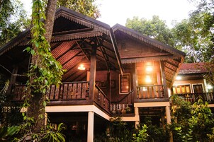 Deluxe Double Room | Free WiFi, bed sheets, wheelchair access