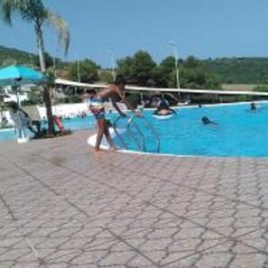 2 piscinas al aire libre