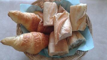 Free daily continental breakfast