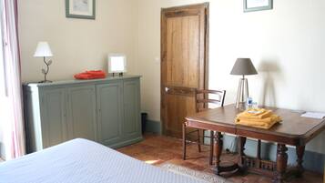 Superior Suite, Private Bathroom, Garden View (Suite des Champs) | 1 bedroom, individually decorated, individually furnished, desk