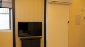 Classic Double Room | Desk, blackout drapes, rollaway beds (surcharge), WiFi (free) - Fifi House (Taitung)