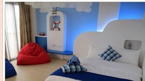 Deluxe Double Room (Blue) | Desk, blackout drapes, rollaway beds (surcharge), WiFi (free) - Fifi House (Taitung)