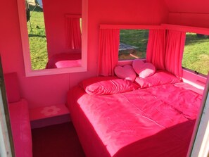 Mobile Unterkunft (Caravan, Lorry, Hut and Tents)
