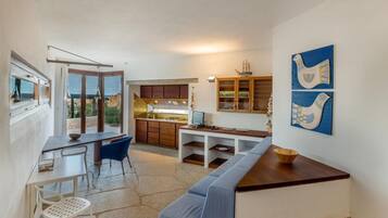 Villa, Mehrere Schlafzimmer | Wohnbereich | Flachbildfernseher