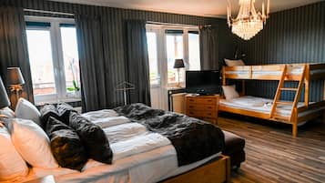 Premium bedding, minibar, individually decorated, individually furnished