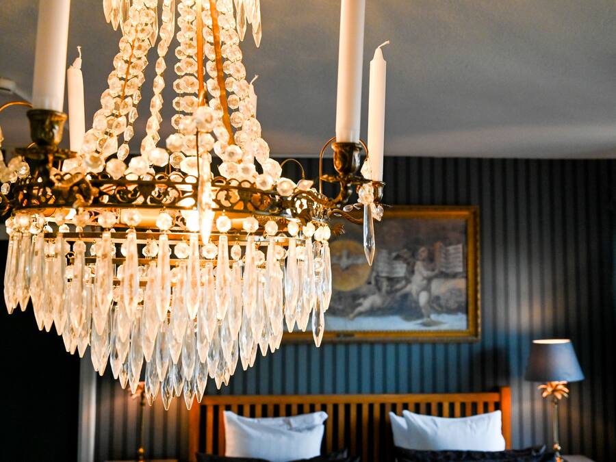 Chambre familiale, Plusieurs lits, balcon, côté cour intérieure | Literie de qualité, minibar, décor unique, ameublement unique