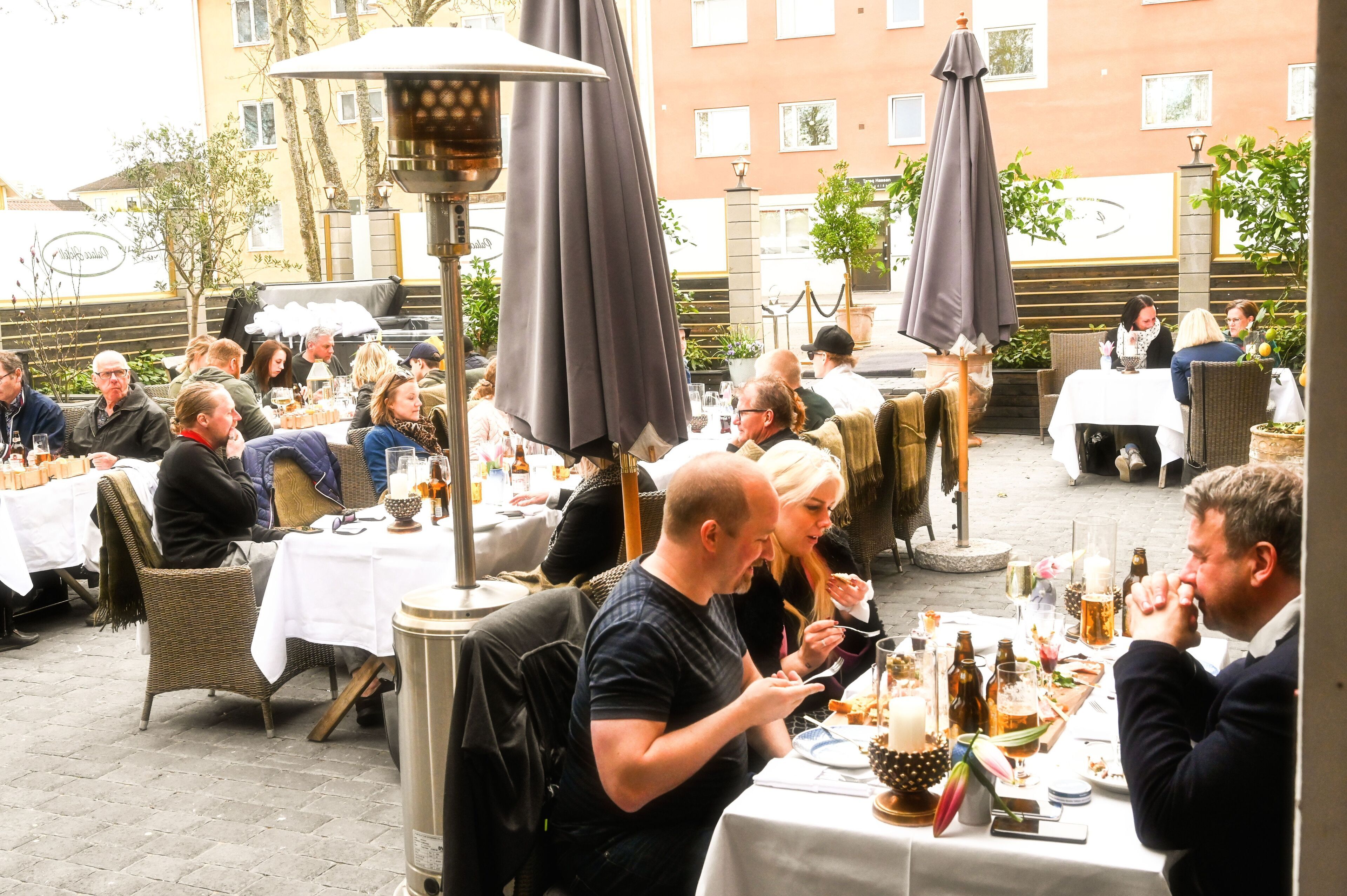 屋外ダイニングエリア