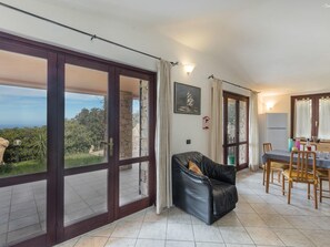 Villa, 6 Bedrooms | Living area | TV