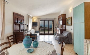 Villa, 6 Schlafzimmer | Wohnbereich | Fernseher