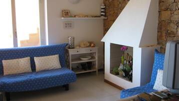 Vila, 2 quartos | Área de estar | TV de tela plana