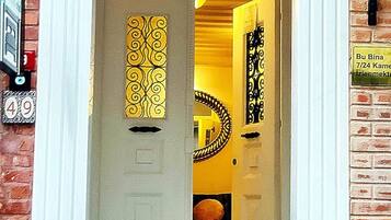 Overnatningsstedets indgangsparti