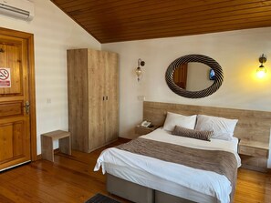 Deluxe Double Room | Premium bedding, in-room safe, individually decorated - Belizia Hotel (Istanbul)