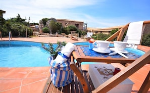 Seasonal outdoor pool - Villa La Dimora del Falco (Trinità d'Agultu e Vignola)