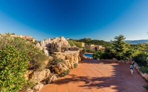 Courtyard - Villa La Dimora del Falco (Trinità d'Agultu e Vignola)