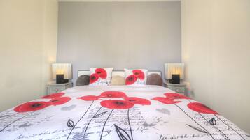 Comfort Apartment, 1 Bedroom, Non Smoking | 1 bedroom, minibar, WiFi (free), individually decorated