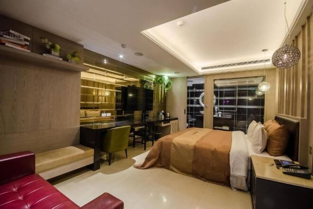 Desk, blackout curtains, free WiFi, bed sheets