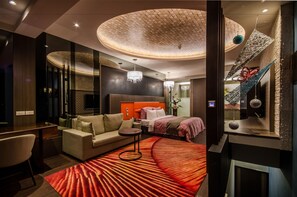City Double Room, 1 Queen Bed, Non Smoking | Desk, blackout drapes, free WiFi, bed sheets - HE&LE Design Hotel (Taichung)
