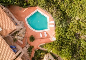 Piscine extérieure (ouverte en saison)