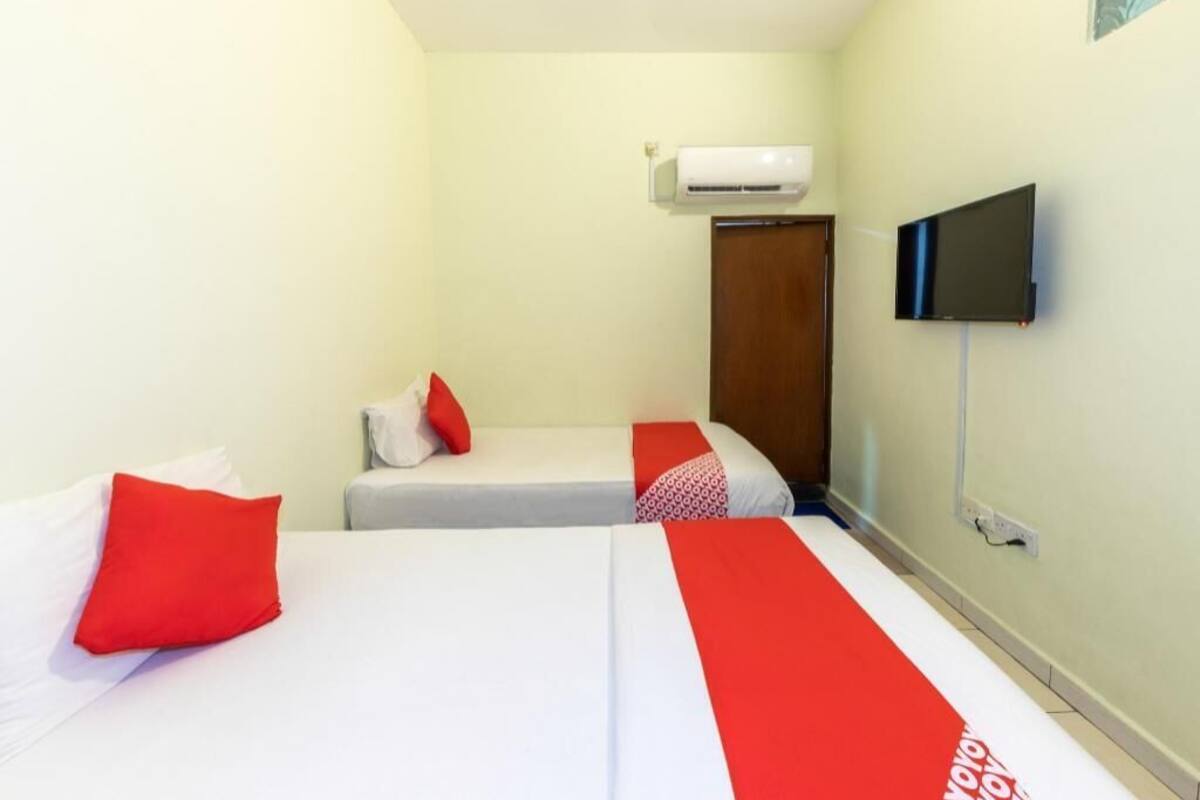 Desk, free WiFi, bed sheets