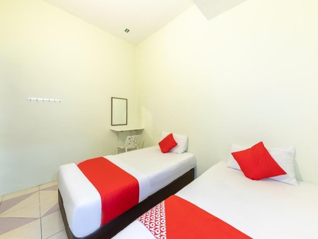 Desk, free WiFi, bed sheets