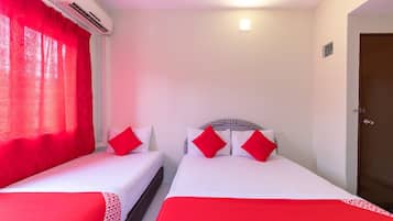 Superior Suite | Desk, free WiFi, bed sheets