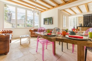 Daily local cuisine breakfast (EUR 15 per person) - L'Escale de Jules et Lily (Bligny-lès-Beaune)