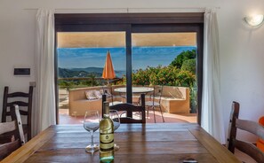 Villa, 2 Bedrooms | In-room dining - Villa Violetta 2 Celeste (Trinità d'Agultu e Vignola)