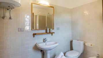 Villa, 2Â Schlafzimmer | Badezimmer | Dusche, Regendusche, Haartrockner, Bidet