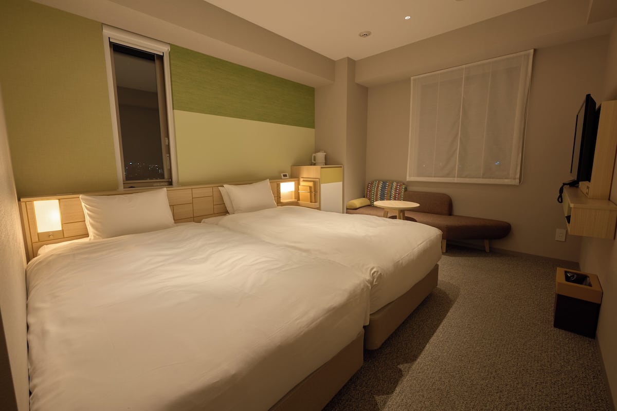 Down comforters, in-room safe, laptop workspace, blackout drapes