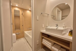 Superior Triple Room, Non Smoking | Bathroom - Hotel INTERGATE KANAZAWA (Kanazawa)