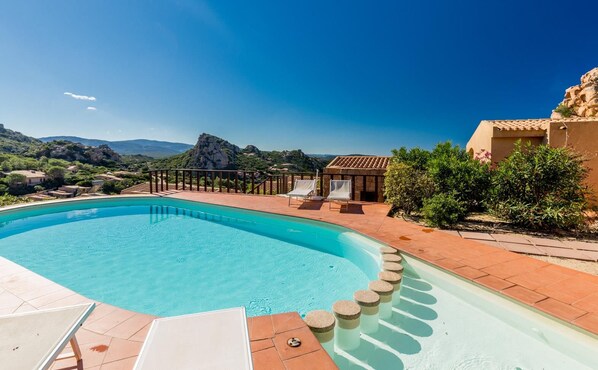 Seasonal outdoor pool, sun loungers