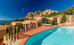 Seasonal outdoor pool, sun loungers