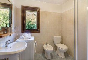 别墅, 2 间卧室 | 浴室 | 淋浴设施、大花洒淋浴喷头、坐浴桶