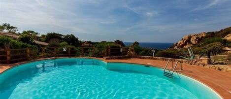 Seasonal outdoor pool, sun loungers