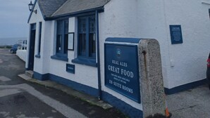Exterior - The Paris Hotel (Helston)