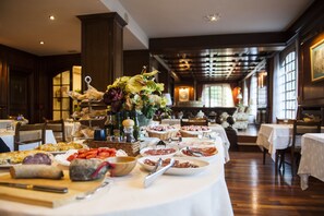 Petit déjeuner buffet