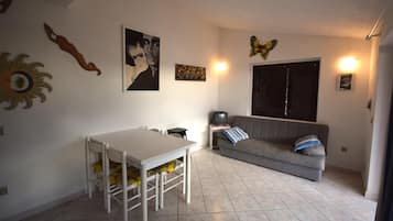 Vila, 2 quartos | Área de estar | TV de tela plana