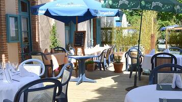 Lunch, dinner served; local cuisine, al fresco dining