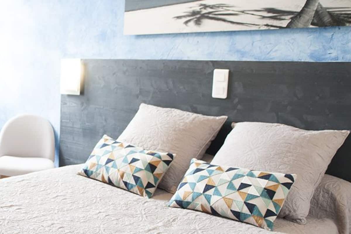 Double Room (Ocean) | Premium bedding, cribs (free), WiFi (free), individually decorated