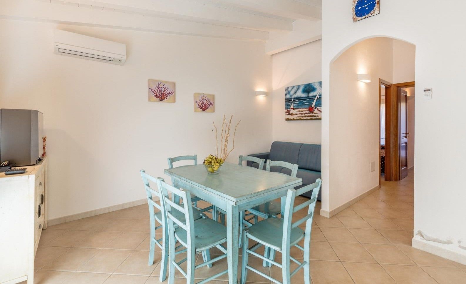 Villa, 2 Schlafzimmer | Wohnbereich | Fernseher