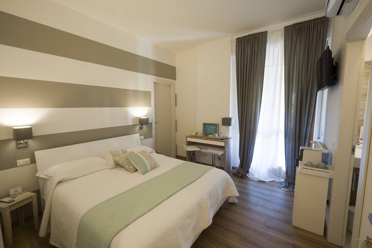 Desk, blackout curtains, free WiFi, bed sheets